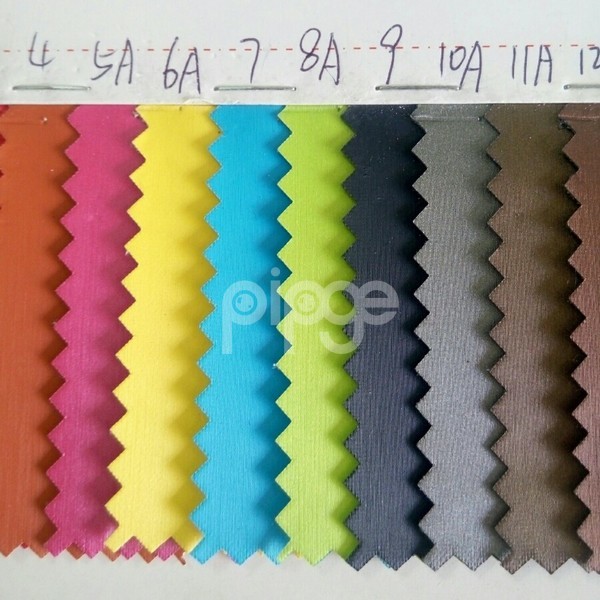 0.5细布底雨丝纹PU