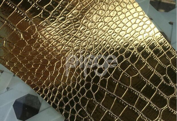 PVC水刺底鳄鱼纹金色银色贴膜包装材料彩色贴膜鳄鱼皮