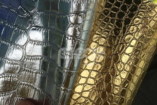 PVC水刺底鳄鱼纹金色银色贴膜包装材料彩色贴膜鳄鱼皮