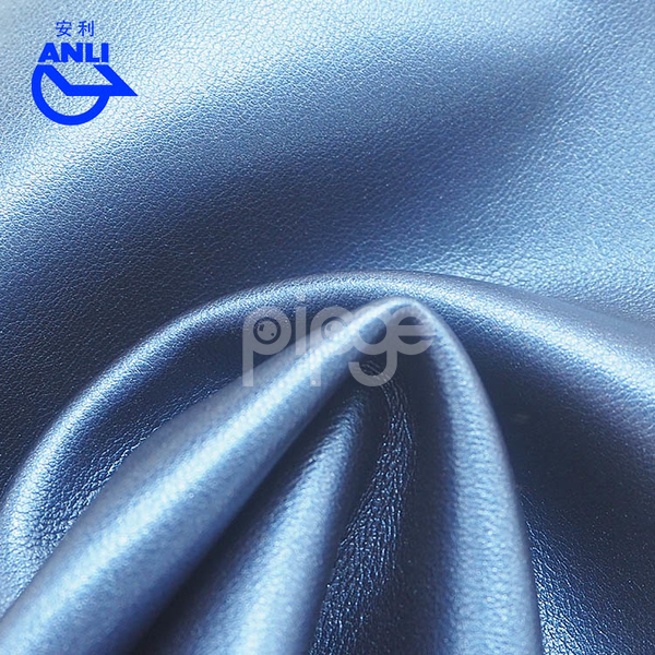 柔软肤感 细腻皮纹pu革 真皮感强 手袋钱包用料