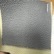 找皮革，深灰色纹路感强，仿棉绒底布，PVC

绿色，无溶剂，仿羊绒底布